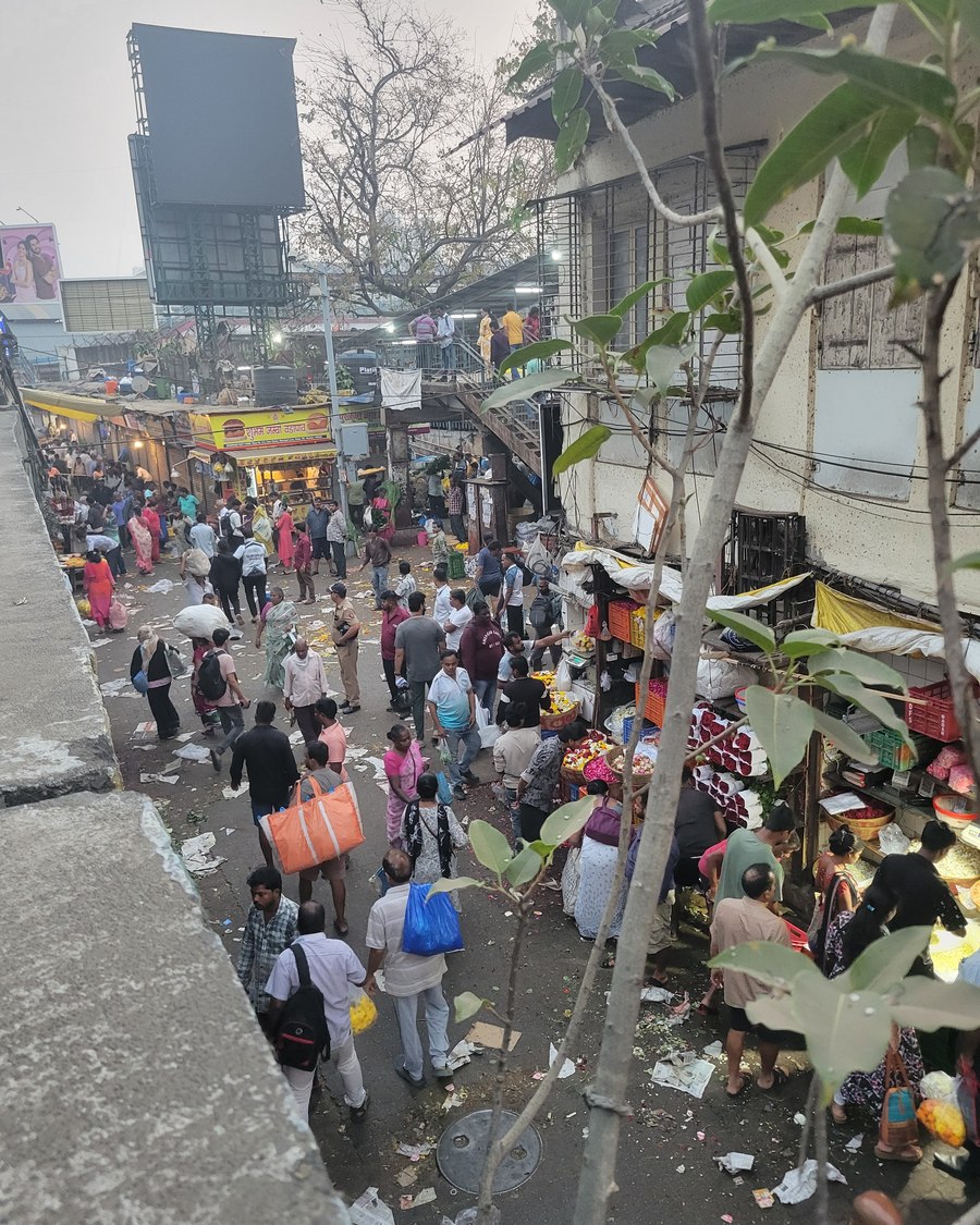 Mumbai street scene